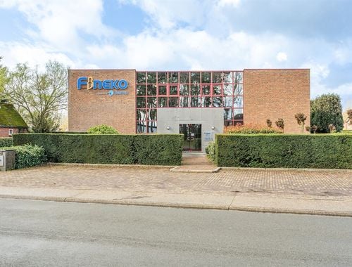                                         Kantoorruimte te koop in Neerpelt, € 985.000
