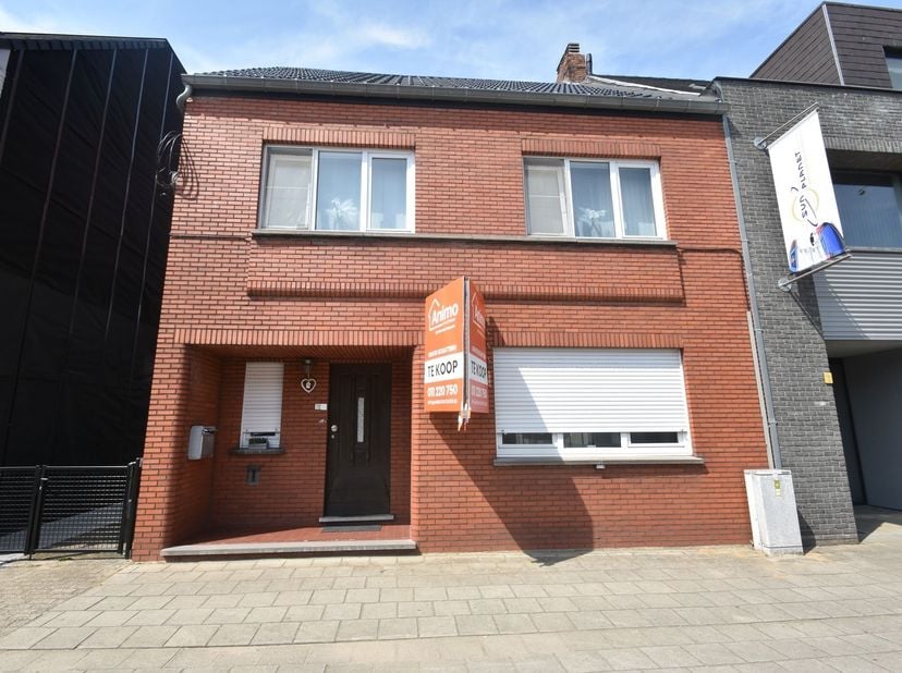 NIEUW BIJ ANIMO VASTGOED!! WEES ER ALS EERSTE BIJ!<br />
<br />
Charmante halfopen bebouwing met enorme potentie en perceel van 371 m² in hartje Heu