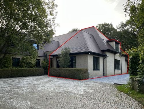                                         Bureaux à louer à Aalter, € 925
