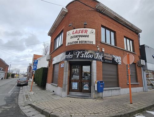                                         Usage mixte à vendre à Quiévrain, € 180.000
