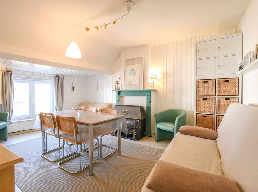 Dit charmante en karaktervolle appartement in het hart van Blankenberge is de perfecte uitvalsbasis voor wie wil genieten van de zee en de sfeer van d