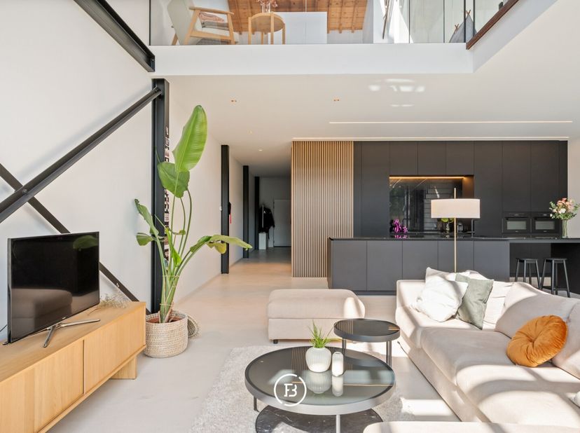 Ce loft duplex exclusif fait partie de Loods 23, un projet de réaménagement de haute qualité avec une riche histoire maritime, situé dans un quartier