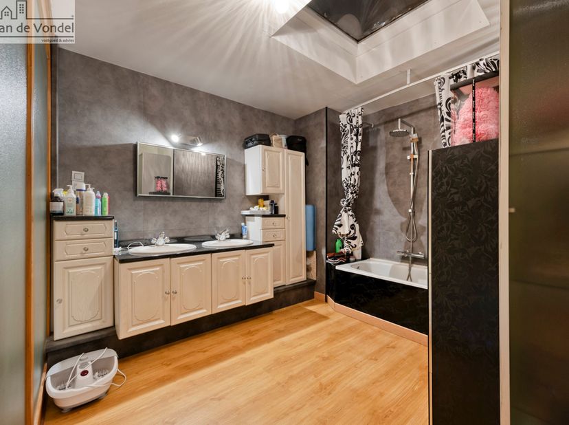 Huis te koop in Hoveniersstraat 26,
                    9300 Aalst