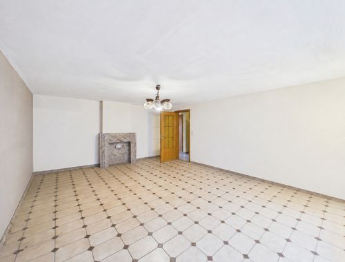                                        Villa-Manoir à vendre à Saint-Hubert, € 175.000
