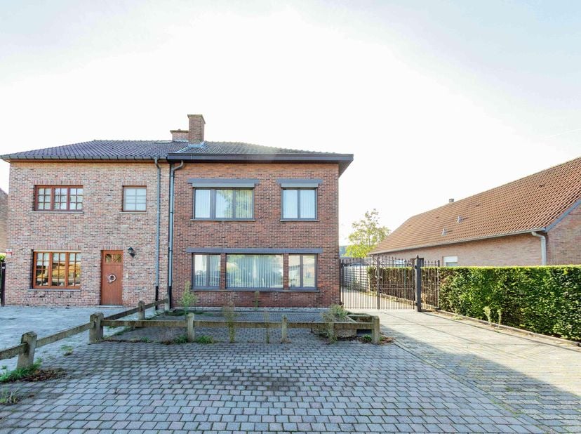 Huis te koop in Steendorpsebaan  44,
                    9150 Kruibeke