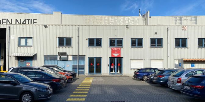 Bedrijfsvastgoed te huur in Mai Zetterlingstraat 10, 9042 Desteldonk