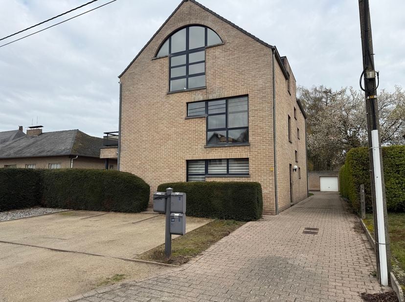 Appartement à louer
                    à 2400 Mol