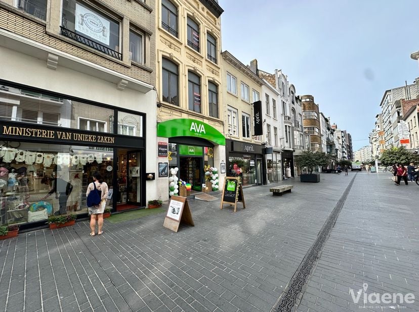 Bedrijfsvastgoed te koop in Adolf Buylstraat 14,
                    8400 Oostende