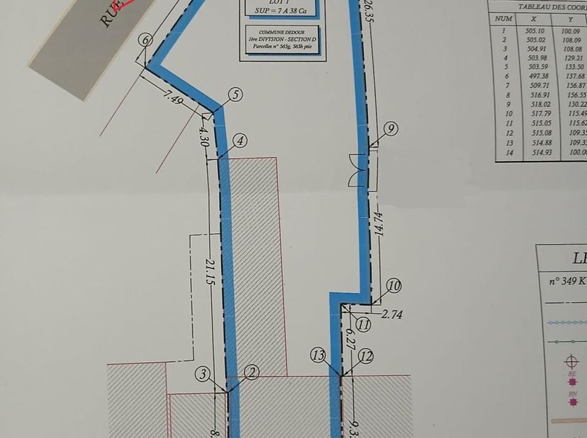 A vendre à Dour, immeuble au stage gros œuvre couvert fermé à 500 m de la place verte de Dour, proche des commodités et écoles. Le corps principal off