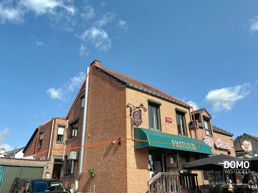 Heeft u interesse? Plan uw bezoek rechtstreeks via onze website www.domovastgoed.be<br />
<br />
Dit appartement in Lummen biedt een comfortabele woon