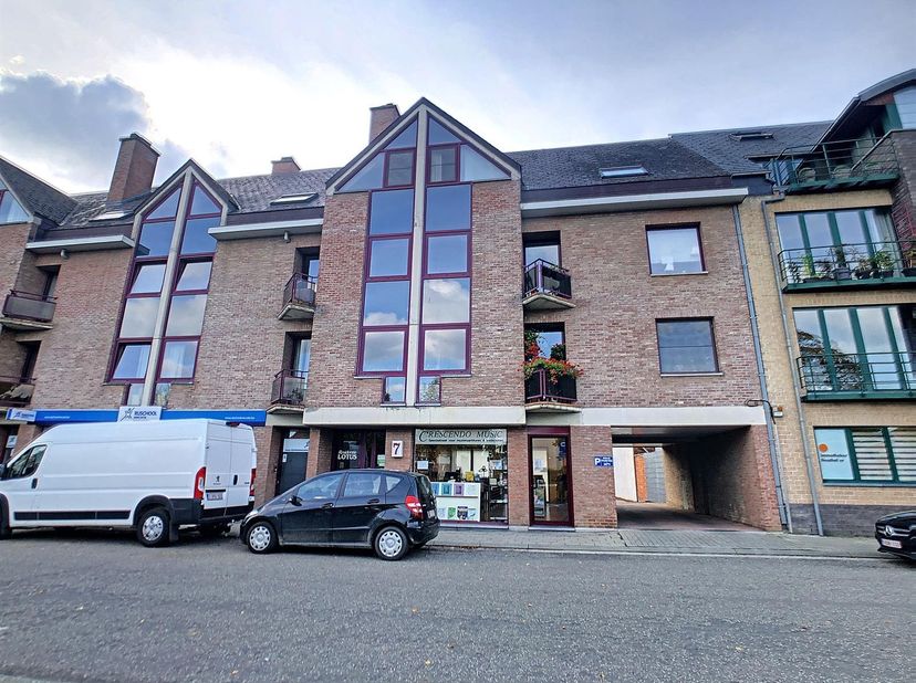 Op wandelafstand van het centrum van Leuven vinden we dit gezellige duplex-appartement met één slaapkamer in residentie Lotus, aan de Tervuursepoort.