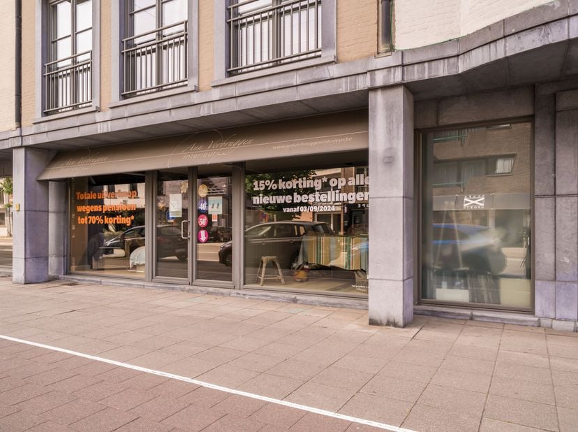 Bien professionnel à vendre à Bredabaan 156,
                    2930 Brasschaat