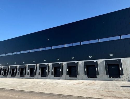                                         Bâtiment d’entreprise à louer à Kluizen, € 77.570
