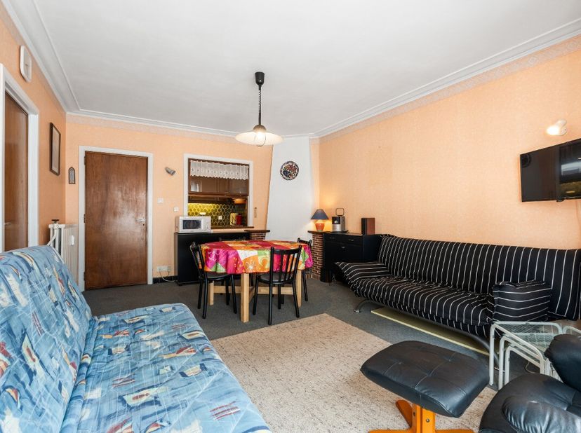 Te koop: gezellig appartement op de Zeedijk in Mariakerke te Oostende. Dit appartement, ligt op een toplocatie aan de Luxemburgstraat, vlak bij het st