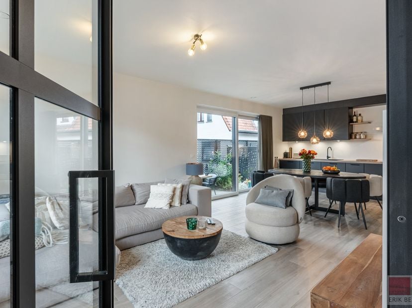 Instapklare energiezuinige woning met een woonopp. van 140m², voorzien van een leefruimte met open keuken, berging, terras, 3 ruime slaapkamers, badka