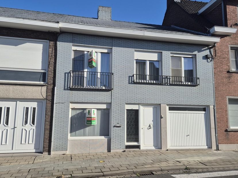 229.000 euro Ben je op zoek naar een woning met enorm veel potentieel op een toplocatie? Deze ruime te renoveren gezinswoning in het centrum van Tielt