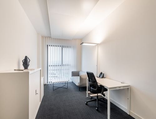                                         Bureaux à louer à Jambes, € 1.109
