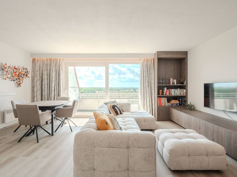 Prachtig appartement met één slaapkamer en slaaphoek te koop op de zevende verdieping van de Residentie Duinenveld, Franslaan 156 te Nieuwpoort. Dit a