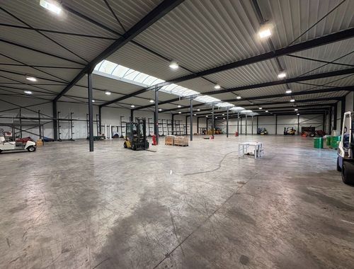                                         Bedrijfsgebouw te huur in Sint-Truiden, € 4.000
