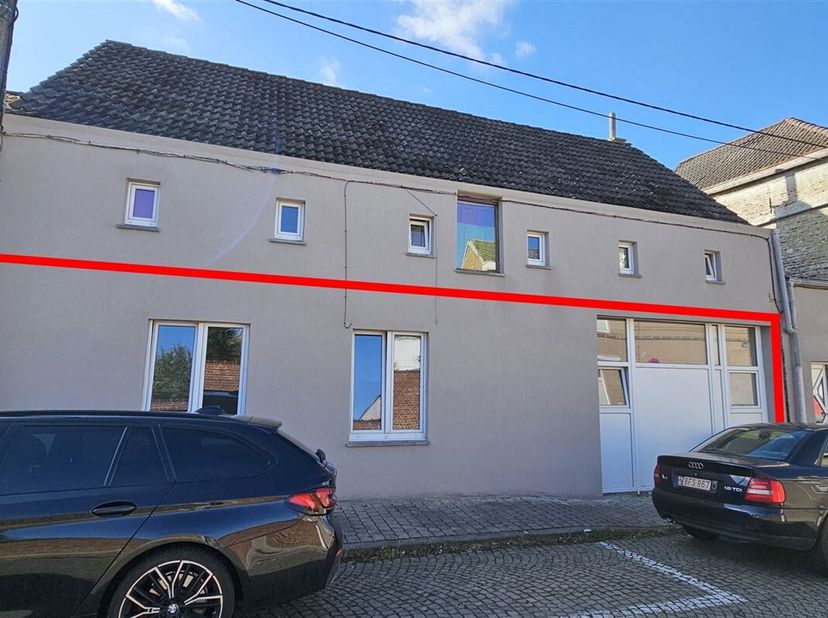 SOUS OPTION - PLUS DE VISITE  - Prix: 105.000 euros, frais d'agence non inclus et à charge de l'acquéreur.<br />
Appartement de plain-pied, actuelleme