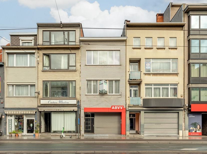 Appartement te koop in Bredabaan 572 bus 1,
                    2170 Merksem