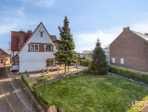                                         Villa à vendre à Aaigem, € 379.000
