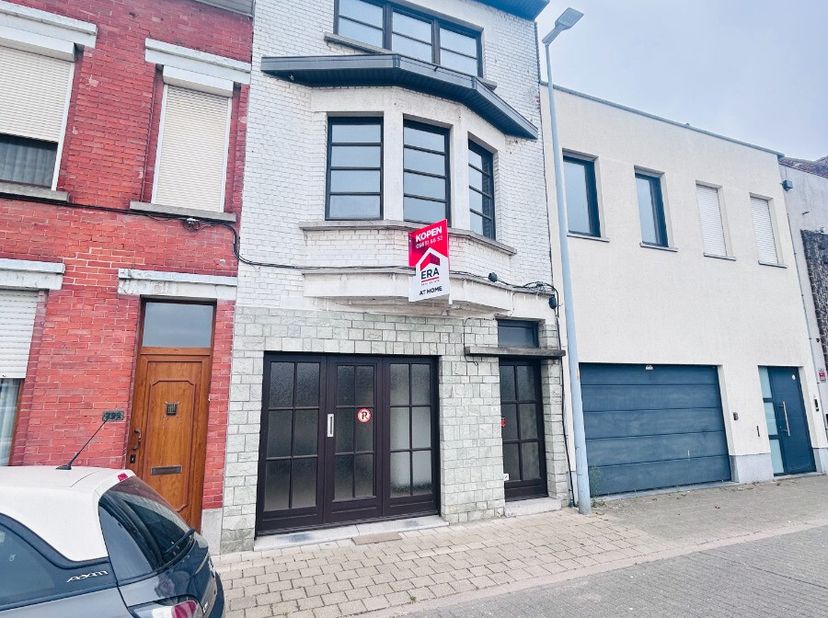 Huis te koop in Ieperstraat 324,
                    8930 Menen
