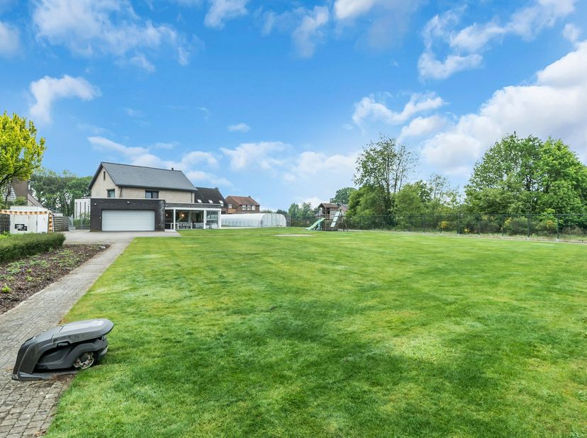 Welkom op de Weg naar Opoeteren 99 in Opglabbeek (Oudsbergen).<br />
<br />
Bent u op zoek naar een exclusieve open bebouwing op een toplocatie in Opg