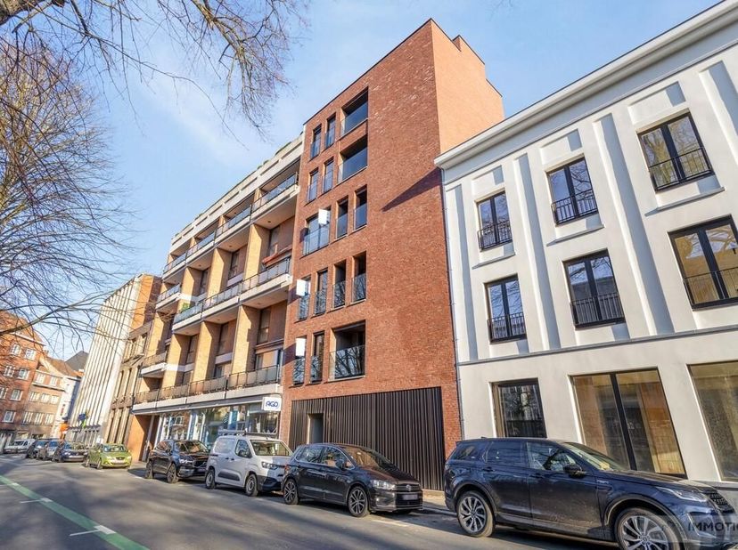 Residentie “JEANNE” – Comfortabel wonen op een toplocatie !<br />
<br />
Welkom in Residentie “JEANNE”, een stijlvol en instapklaar appartement gelege