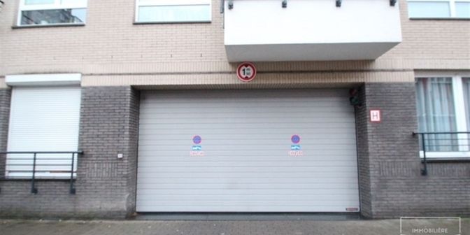 Garage te huur in Rue Baron Dhanis 59, 1040 Etterbeek
