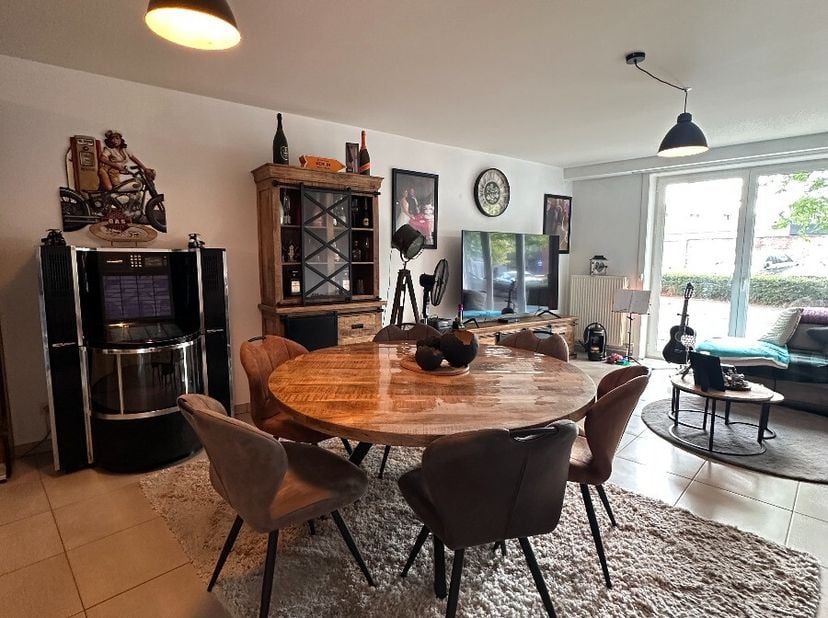 Appartement à louer
                    à 2400 Mol