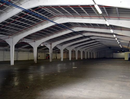                                         Bâtiment d’entreprise à louer à Desselgem, € 7.755
