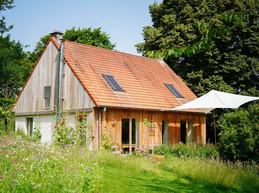 ADRESSE SUR DEMANDE – VISITES UNIQUEMENT SUR RENDEZ-VOUS.<br />
<br />
Vous êtes à la recherche d’une maison pleine de charme, où calme, nature et con