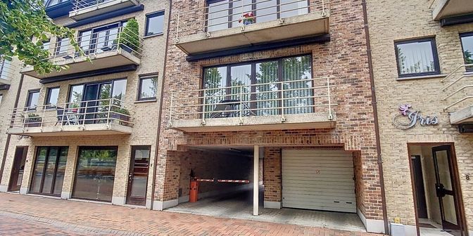Garage te huur in Sint-Pietersplein 8, 8020 Oostkamp