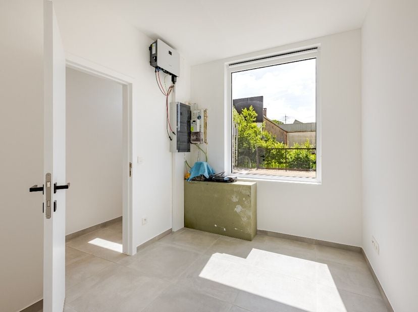 Instapklare, volledig gerenoveerde woning met EPC A op toplocatie aan de rand van Eeklo Bent u op zoek naar een energiezuinige, stijlvolle en volledig
