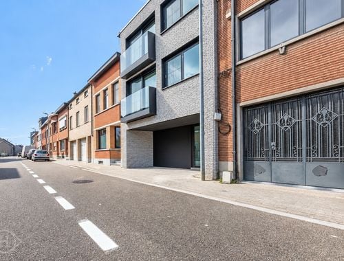                                         Entrepôt sans bureau à louer à Leuven, € 1.250
