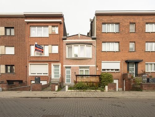                                         Maison deux facades à vendre à Deurne, € 260.000
