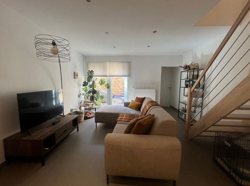 Instapklare rijwoning met 2 slaapkamers en koer nabij het centrum van Sint-Truiden.Voor meer informatie ga naar: https://www.era.be/nl/te-huur/alken/a