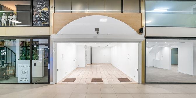 Bedrijfsvastgoed te koop in Sint-Martinusplein 11 bus 18, 3600 Genk