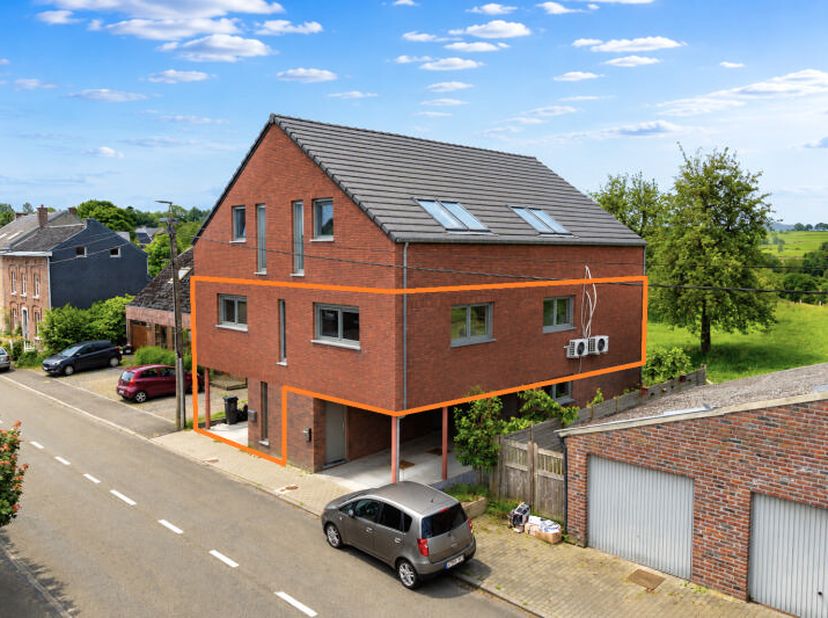 Parfaitement situé à Mortier au 1er étage d'un immeuble récent (2019) comprenant 2 logements, superbe et spacieux appartement (+/- 156m² d'après PEB)