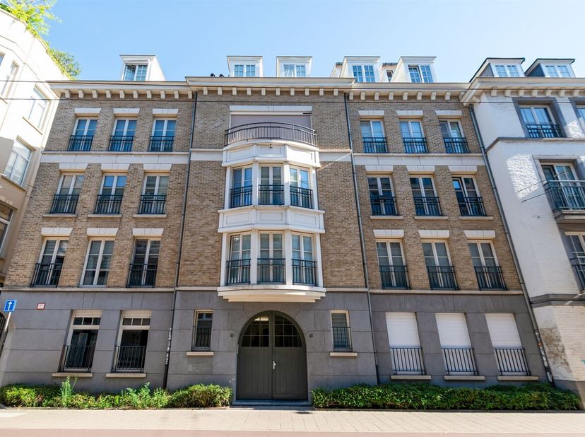 Prachtig gelijkvloers appartement (72 m²) met 1 slaapkamer, geniet uitzonderlijke toplocatie te Kipdorp (Antwerpen centrum)<br />
Ligging: Gelegen op