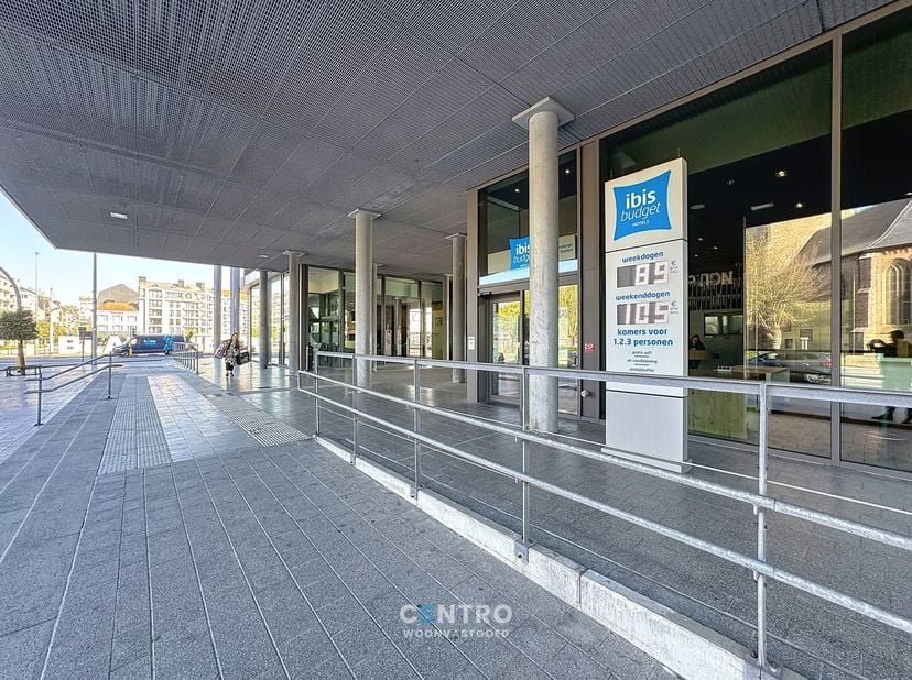 UITERST INTERESSANTE prijs! Op dezelfde locatie werden gelijkaardige hotelkamers verkocht tussen € 125.000,- en € 169.000,-!&amp;nbsp;TOPPRIJS, aangezien