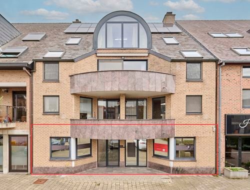                                         Commerce à vendre à Lommel, € 390.000
