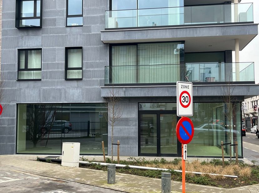 Bien professionnel à louer
                    à 3500 Hasselt