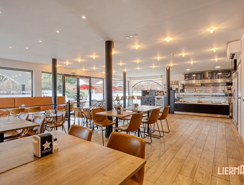                                         Bâtiment commercial à vendre à Denderleeuw, € 65.000
