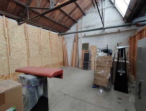                                         Opslagplaats te huur in Genval, € 395
