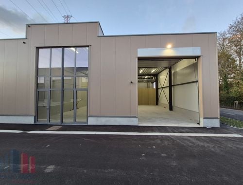                                         Bedrijfsgebouw te huur in Wevelgem, € 825
