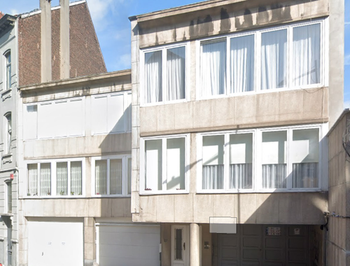                                         Box à vendre à Schaerbeek, € 50.000
