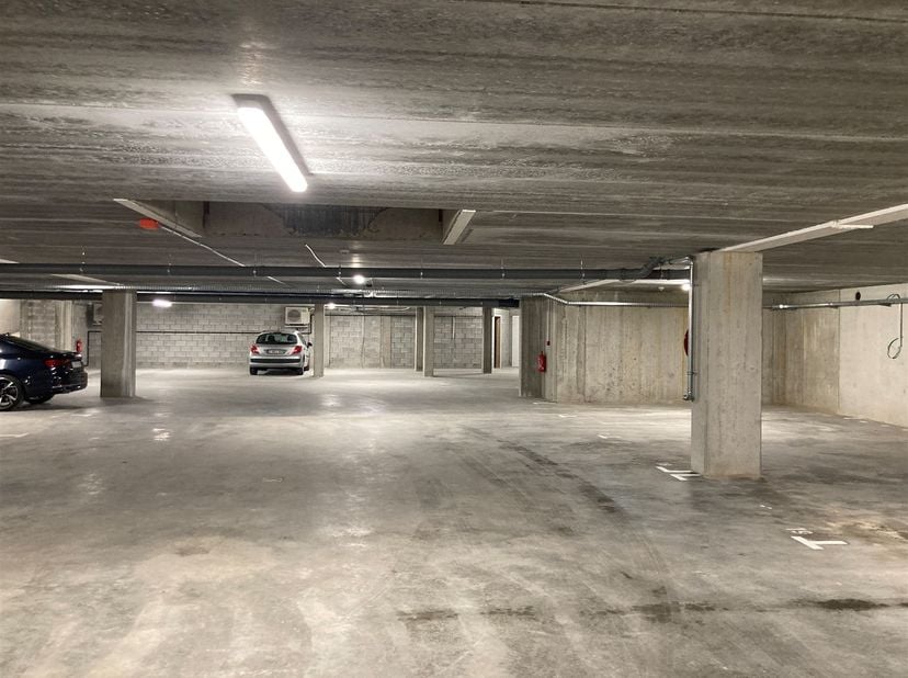 Garage à vendre
                    à 2220 Heist-op-den-Berg
