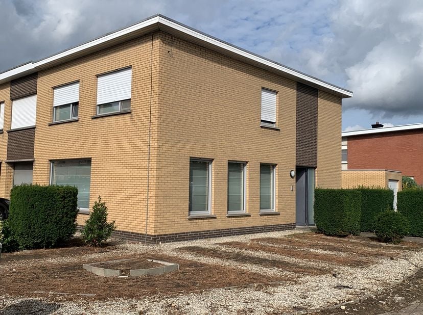 Huis te huur in Albrecht Rodenbachlaan 2,
                    8820 Torhout